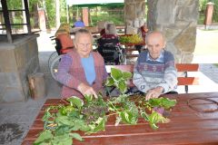 Warsztaty florystyczne, plecenie wianków sobótkowych